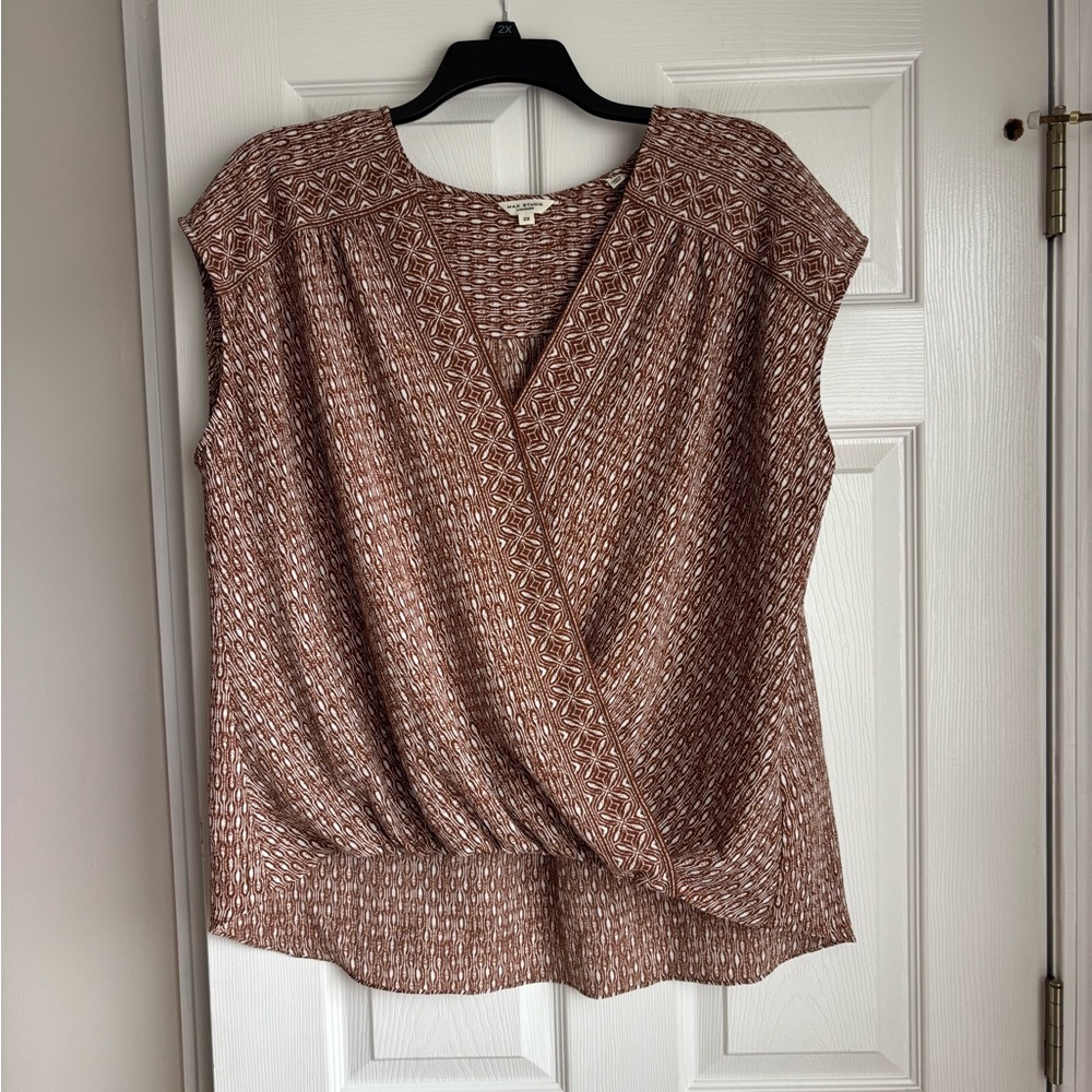 Max Studio Brown Geometric Blouse
